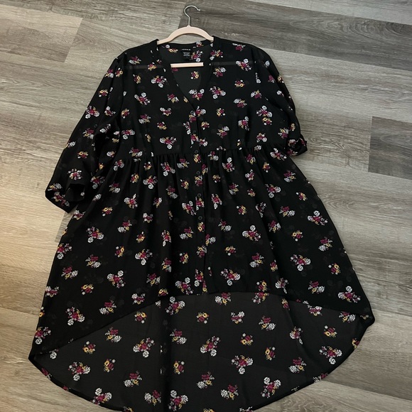 Torrid hi low tunic top size 1 - Picture 4 of 9